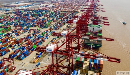 上海港集裝箱吞吐量連續(xù)11年世界第一 貿(mào)易樞紐的卓越成就